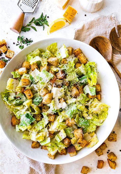 illustration_of_caesar_salad_packaging