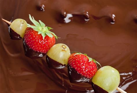 Čokoládové fondue s ovocím pre Valentína