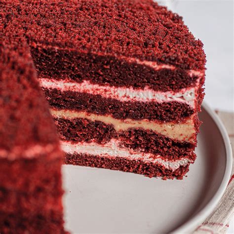Red Velvet torta v tvare stromčeka