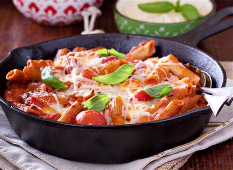 Zapekané penne s paradajkami a mozzarellou