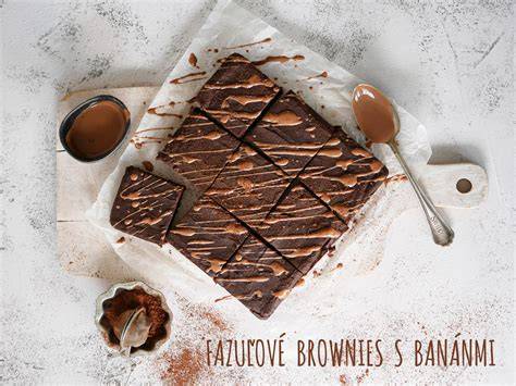 Ilustrácia vrstiev fazuľového brownies (fazuľa + čokoláda)