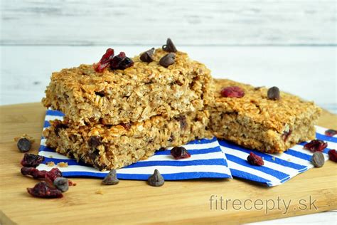 Banánový flapjack - ukážka hotového výrobku a surovín