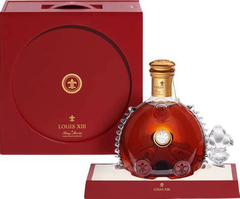 Obrázok so zložením a servisom pizze Louis XIII, luxusný stolovací servis
