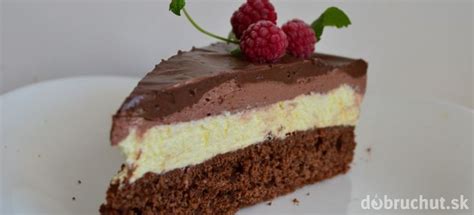 Trojfarebná torta - koncepcia vrstiev a zdobenia