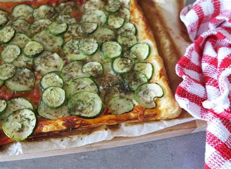 Slaný koláč s cuketou a feta syrom