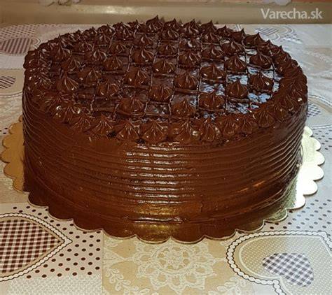 Inšpiračné ukážky toriet z portálu Varecha.sk: Mrkvová torta, Čokoládová torta, Ovocná torta, Karamelová torta s orechami