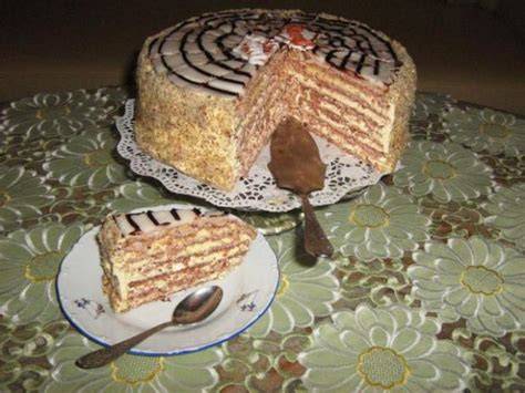 Fotografia hotovej ananásovej torty s umelým sladidlom