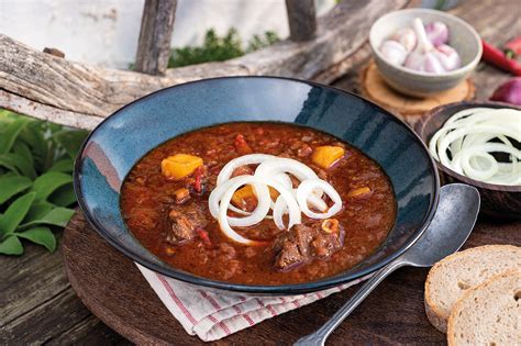 ingrediencie na hovadzi gulas