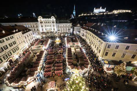 Infografika: Prehľad tradičných vianočných zákuskov na plech