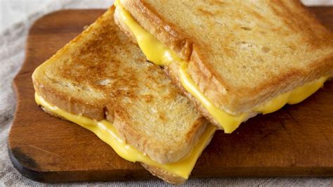 Fotogaléria: najlepší syrový toast na panvici a v rúre