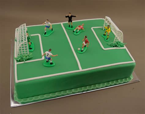 Krtkova torta v tvare futbalového ihriska