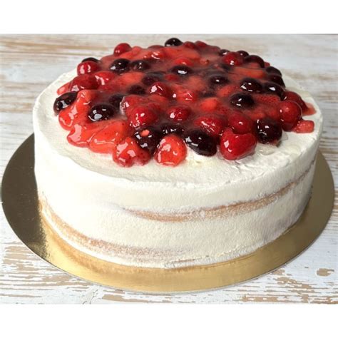 Infografika: Základné vrstvy Schwarzwald torty - korpus, krém mascarpone so šľahačkou, višne a ozdoby