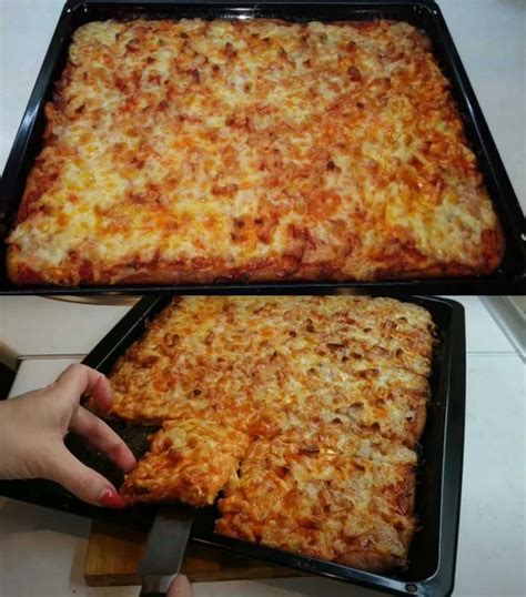 Hotová pizza pripravená na pečenie